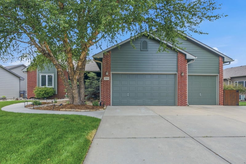 1301 Rushwood Dr, Derby, KS 67037-3461