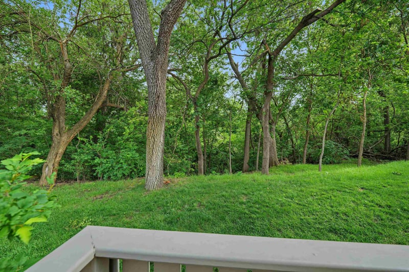 1360 Parkwood Dr, Salina, KS 67401
