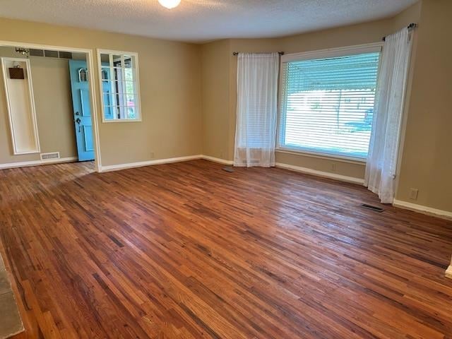 1200 Parkwood Ln, Newton, KS 67114