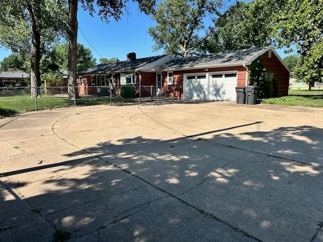 1200 Parkwood Ln, Newton, KS 67114