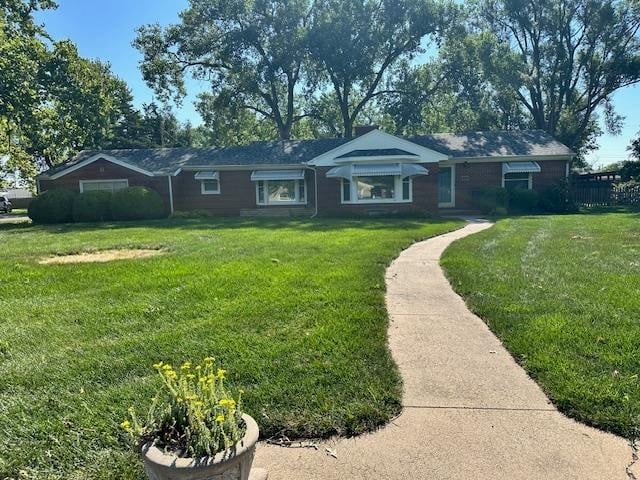 1200 Parkwood Ln, Newton, KS 67114