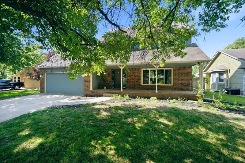 1324 Manchester Ct, Wichita, KS 67212