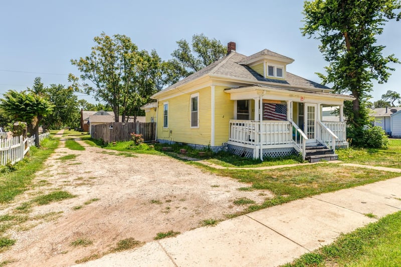 135 Chicago St, Salina, KS 67401