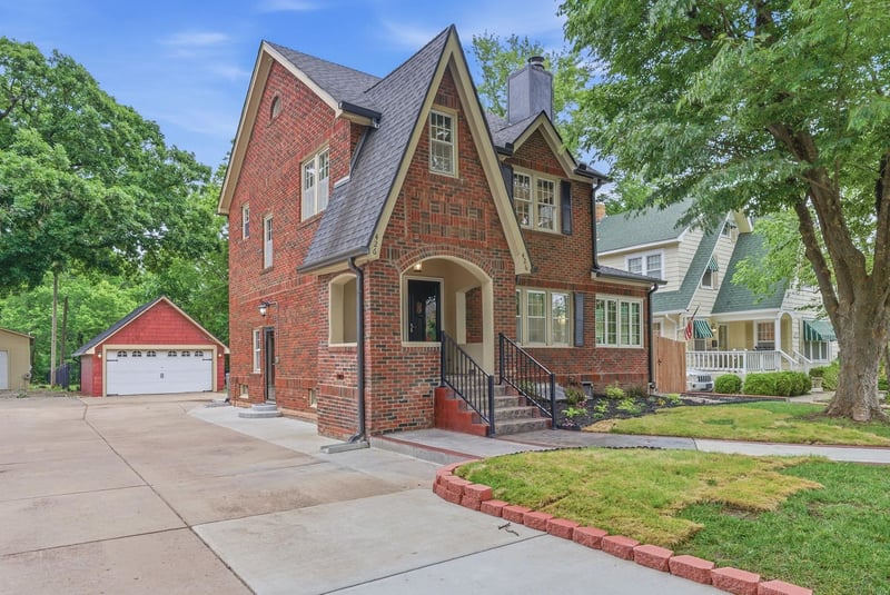426 S Belmont St, Wichita, KS 67218