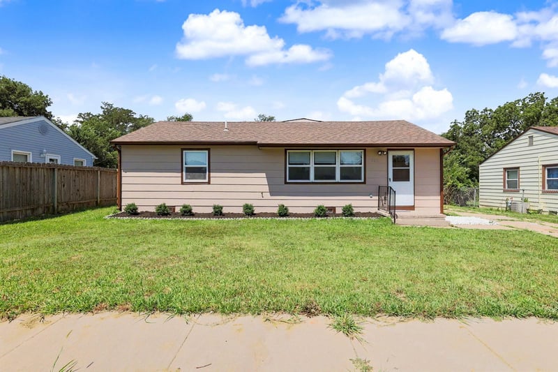 2611 Lorraine Ave, Wichita, KS 67219