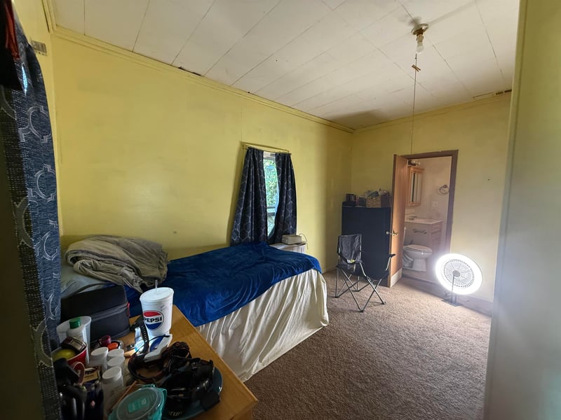 204 Iowa St, Winfield, KS 67156