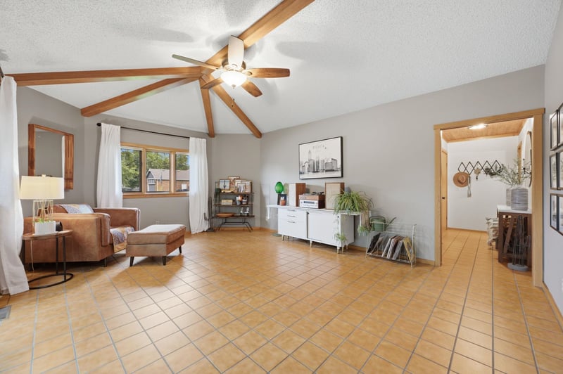 1050 S Stagecoach St, Wichita, KS 67230