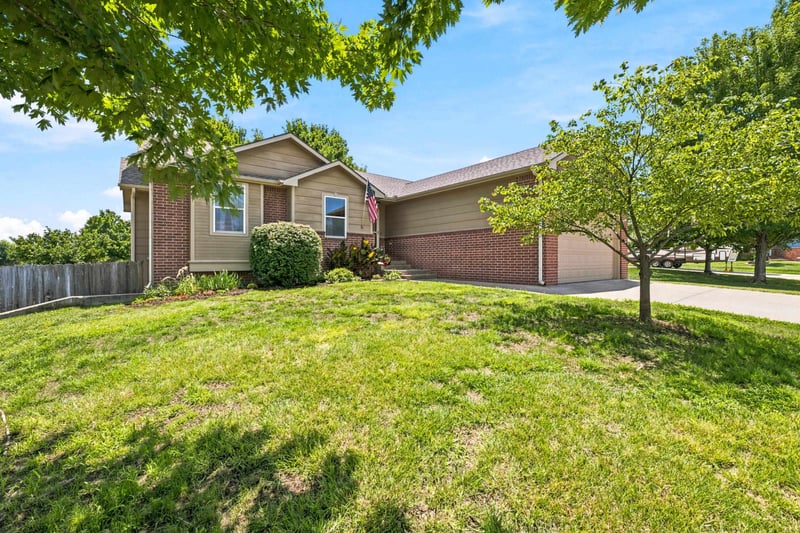 2635 Sunnyslope , Park City, KS 67219