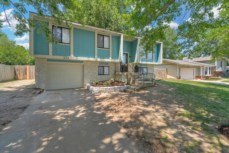 610 E Campus St, Wichita, KS 67216