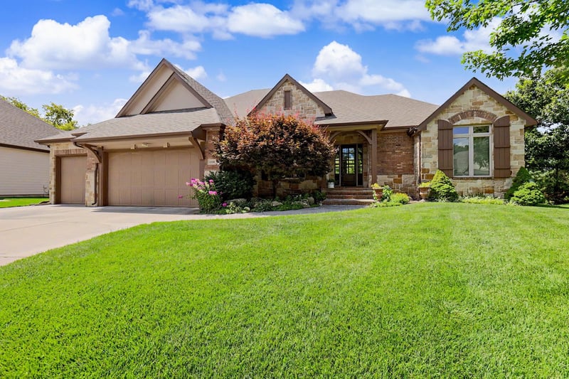 13104 Mainsgate Cir, Wichita, KS 67228