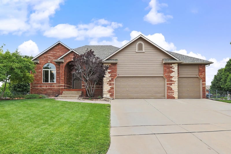3317 North Shore Ct, Wichita, KS 67205