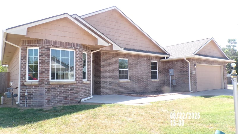 1850 S Lark Ct, Wichita, KS 67209-4402