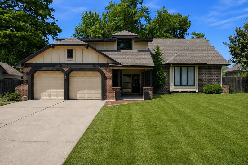 8410 E Overbrook St, Wichita, KS 67206