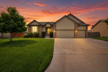 3225 S Bluelake Ct, Wichita, KS 67215-1022