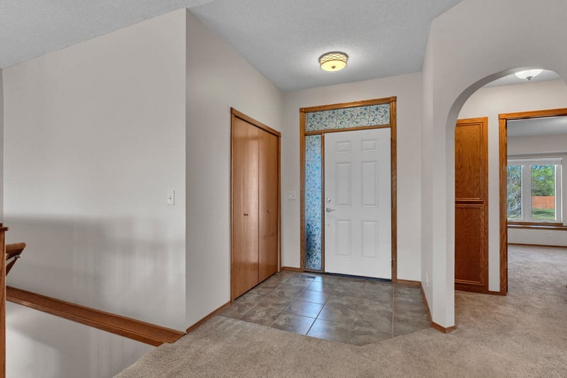 3225 Bluelake Ct, Wichita, KS 67215-1022