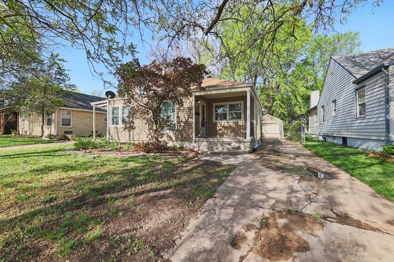 225 Glendale , Wichita, KS 67218