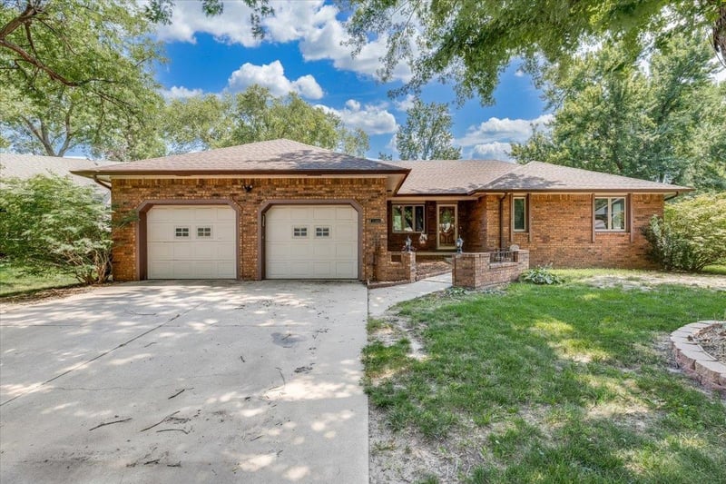 1309 Bridgewater Dr, Wichita, KS 67209