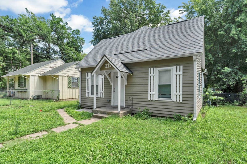 417 11th Ave, Winfield, KS 67156-3513