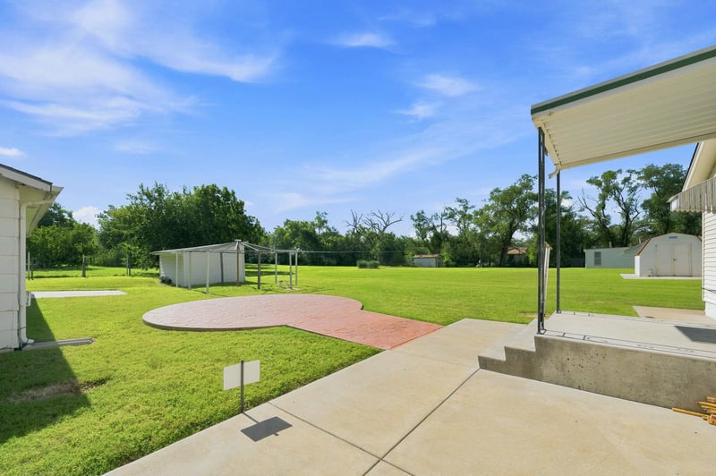 1132 Sheridan Ave, Wichita, KS 67203