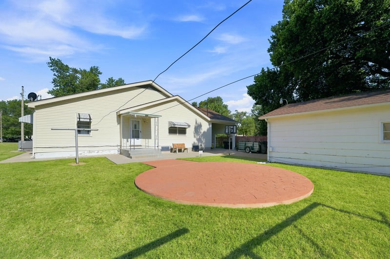 1132 Sheridan Ave, Wichita, KS 67203