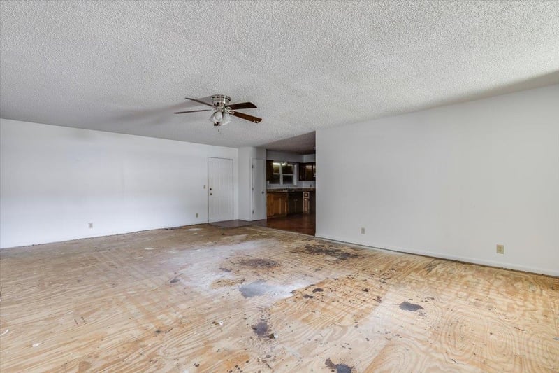 7015 Newell , Wichita, KS 67212