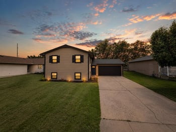 2513 W Savannah Ave, Wichita, KS 67217