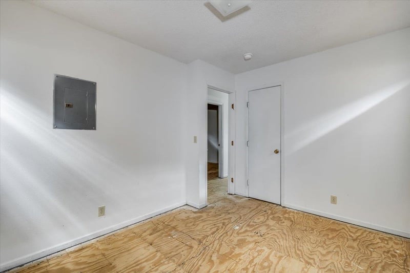 7031 Frazier Ln, Wichita, KS 67212