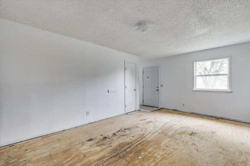 7031 Frazier Ln, Wichita, KS 67212
