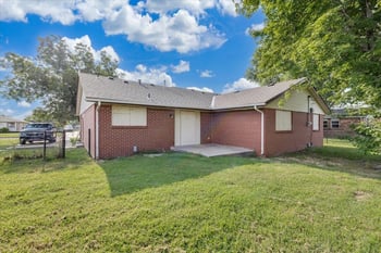 545 N Summitlawn, Wichita, KS 67212