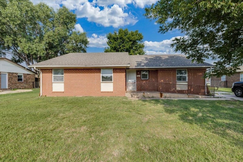 545 Summitlawn , Wichita, KS 67212