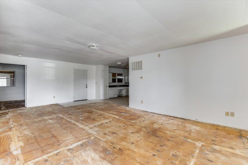 545 Summitlawn , Wichita, KS 67212