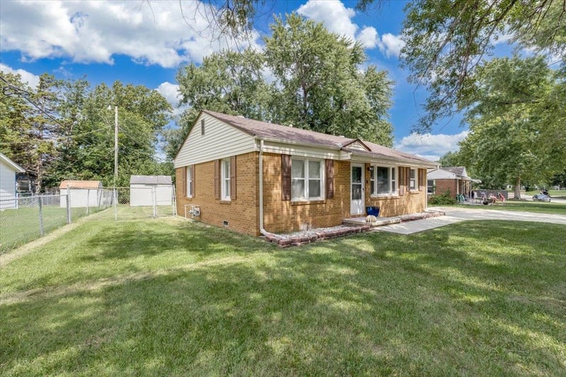 6413 Longmont , Park City, KS 67219