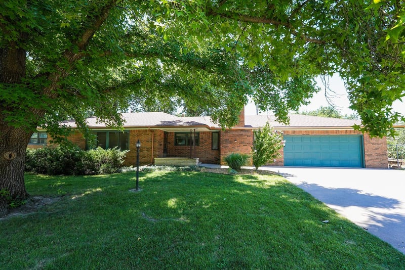 1025 High St, El Dorado, KS 67042