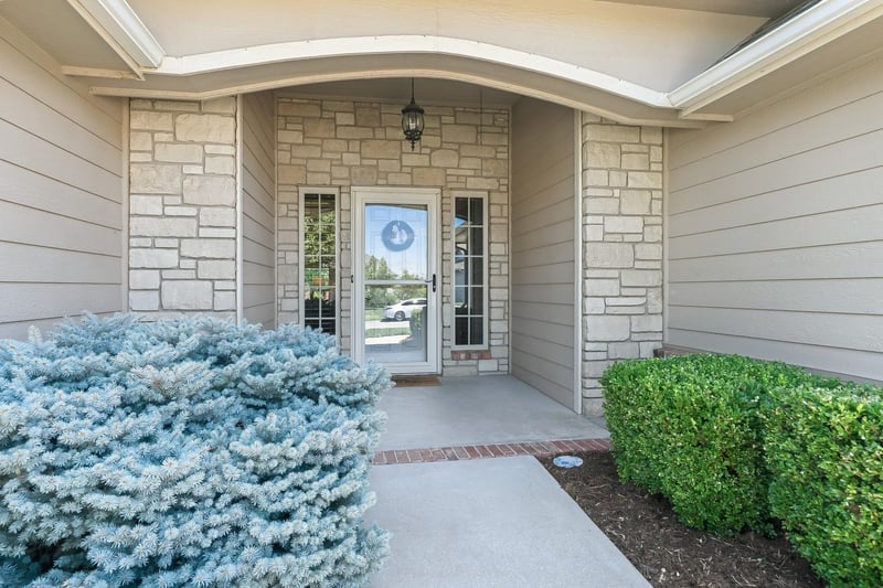 2312 N Sawgrass Cir, Derby, KS 67037