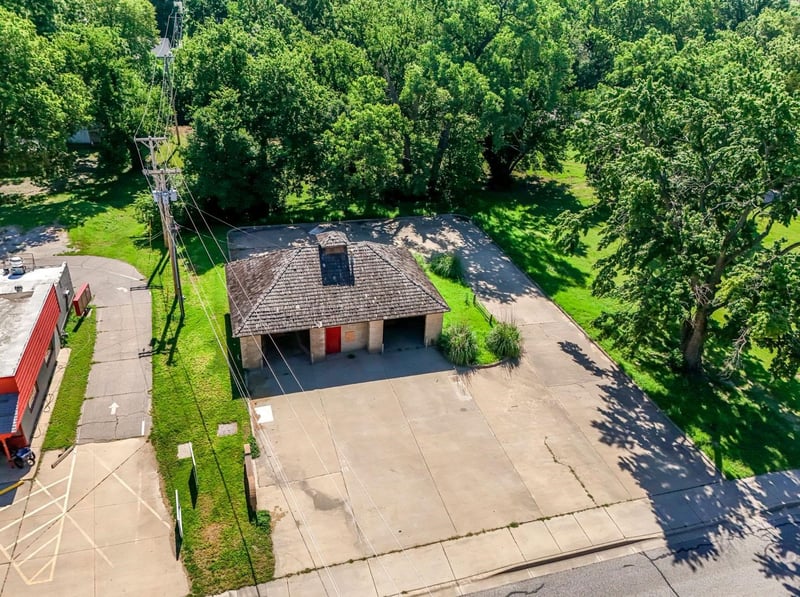 220 2nd , Mulvane, KS 67110