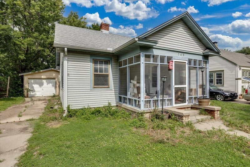 749 S Spruce St, Wichita, KS 67211