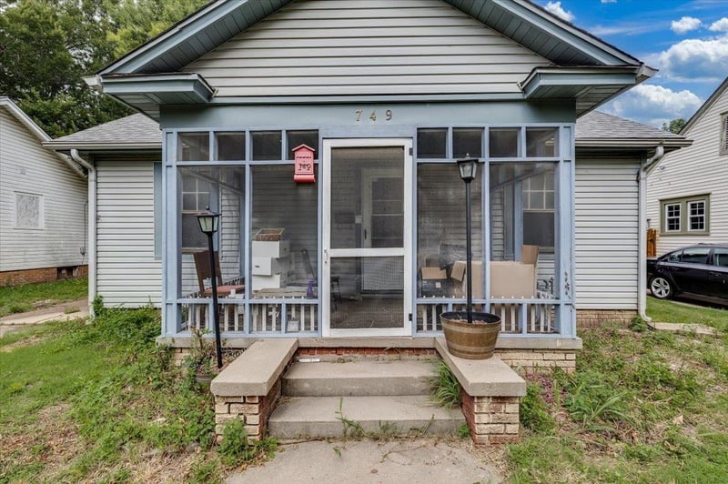 749 S Spruce St, Wichita, KS 67211