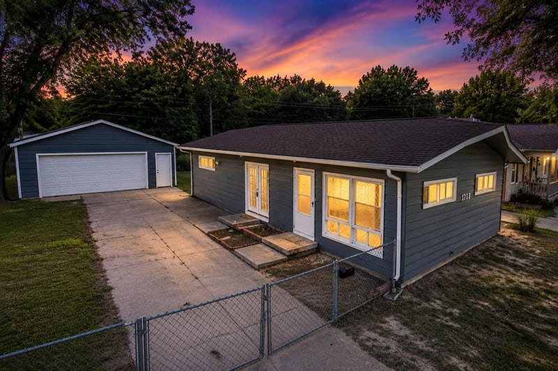 1718 E 53rd St S, Wichita, KS 67216