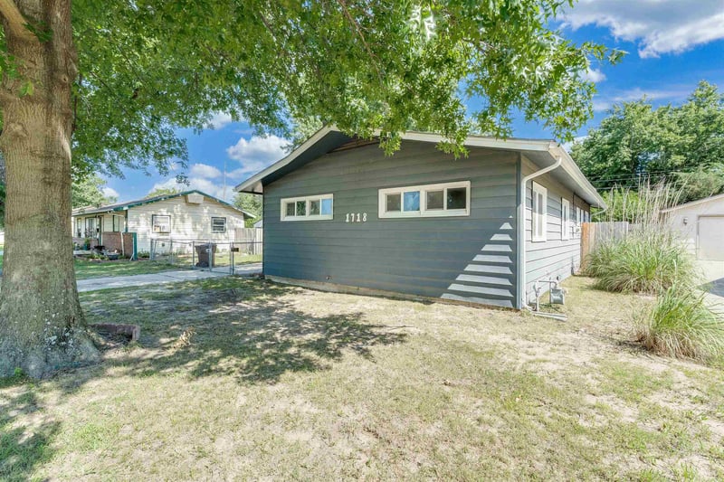 1718 E 53rd St S, Wichita, KS 67216