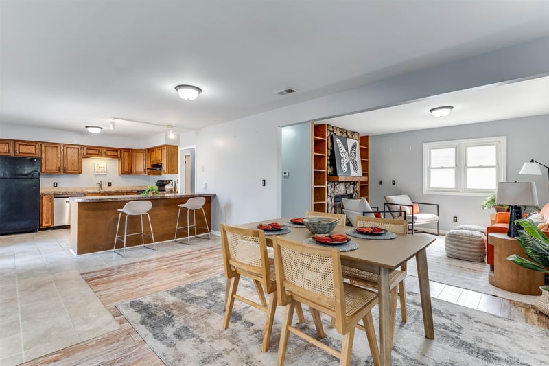 1718 E 53rd St S, Wichita, KS 67216