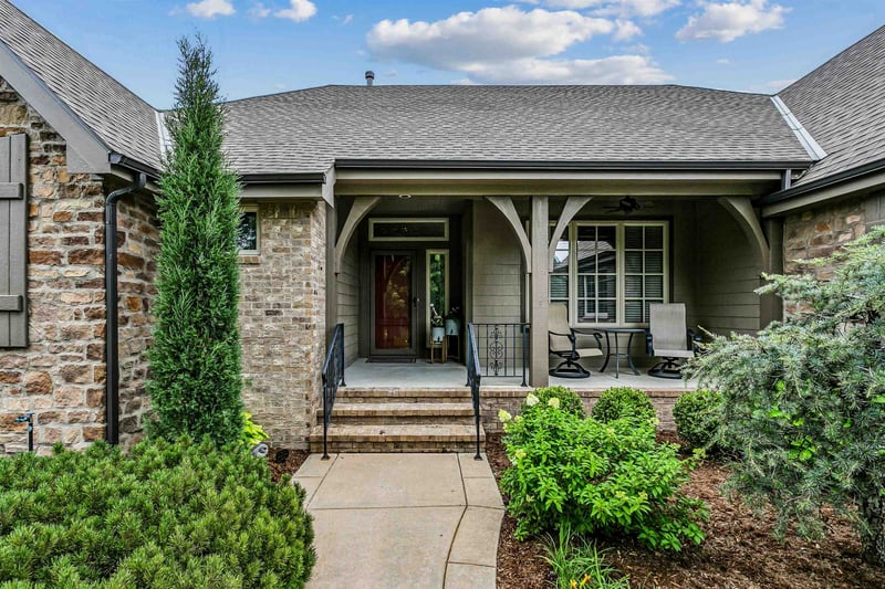 2240 N Williamsgate Ct, Wichita, KS 67228