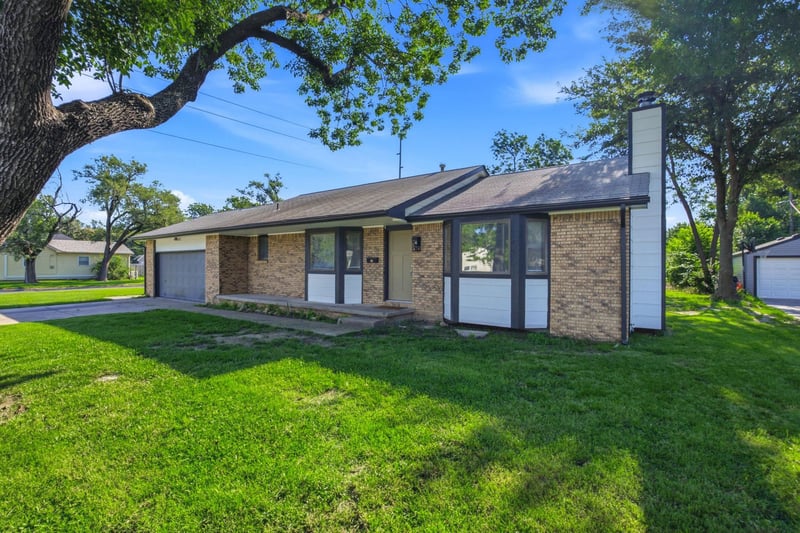 2010 Glenn , Wichita, KS 67213