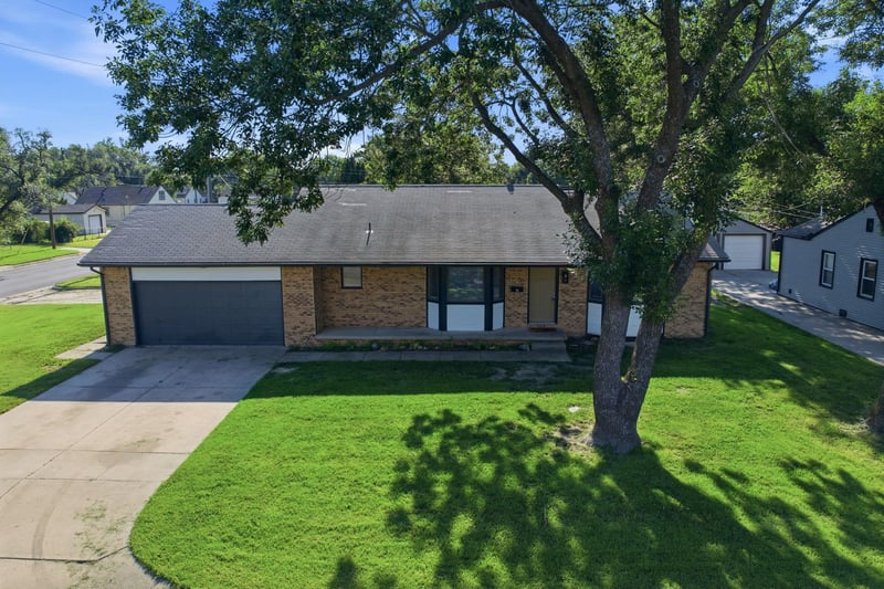 2010 Glenn , Wichita, KS 67213