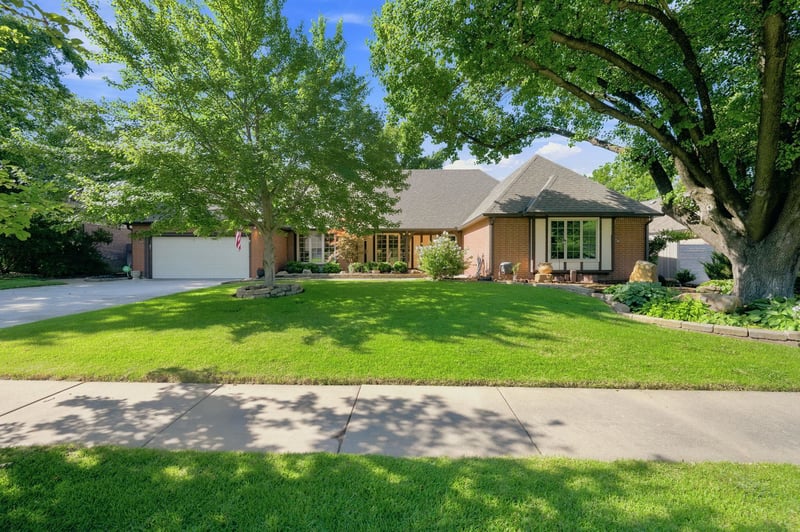8329 E Huntington St, Wichita, KS 67206
