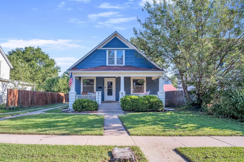 620 4th St, Newton, KS 67114