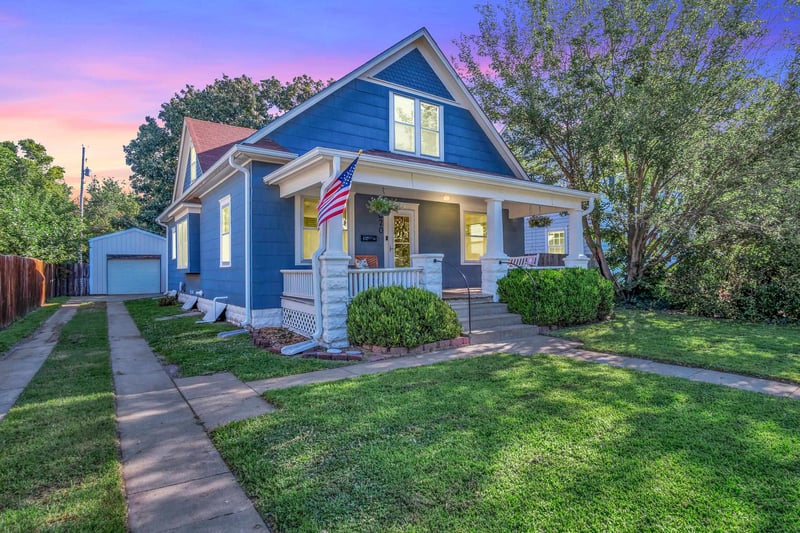 620 4th St, Newton, KS 67114