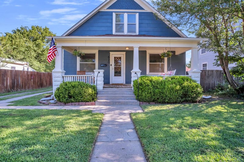 620 4th St, Newton, KS 67114