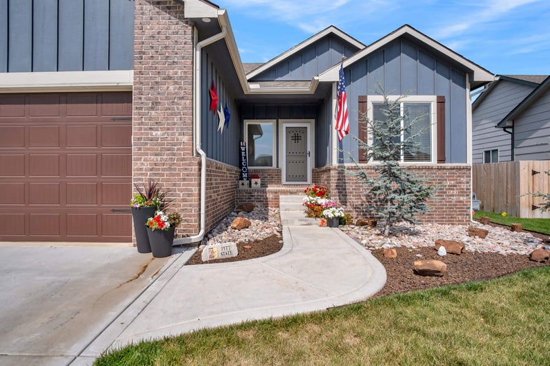 8857 Hidden Ln, Park City, KS 67147