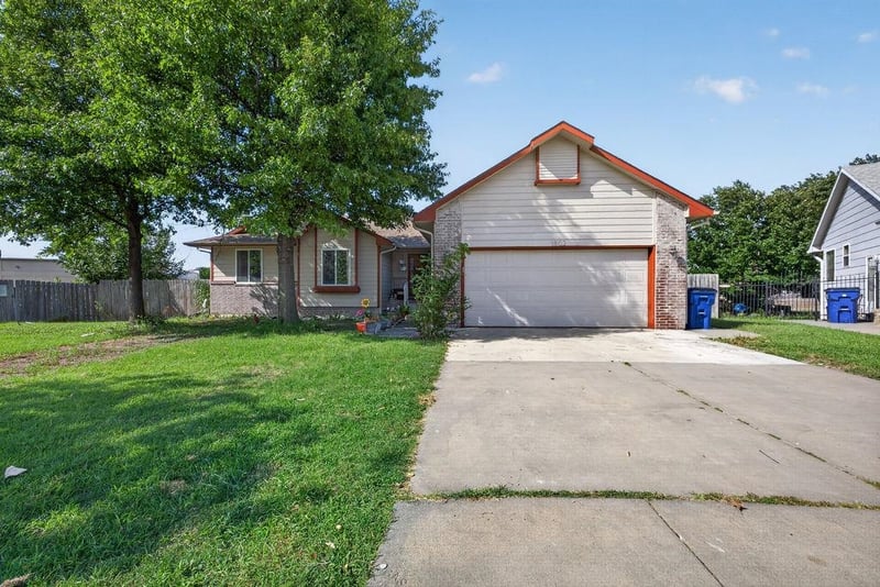 1802 Hoyt Cir, Wichita, KS 67207