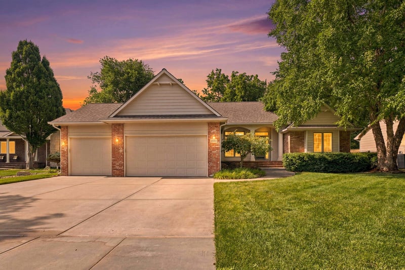 14137 Bluegrass Ct, Wichita, KS 67235